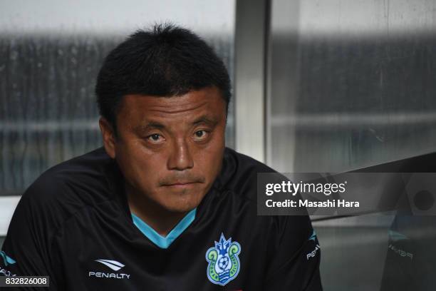 Cho Kwi Jae,coach of Shonan Bellmare looks on prior to the J.League J2 match between JEF United Chiba and Shonan Bellmare at Fukuda Denshi Arena on...