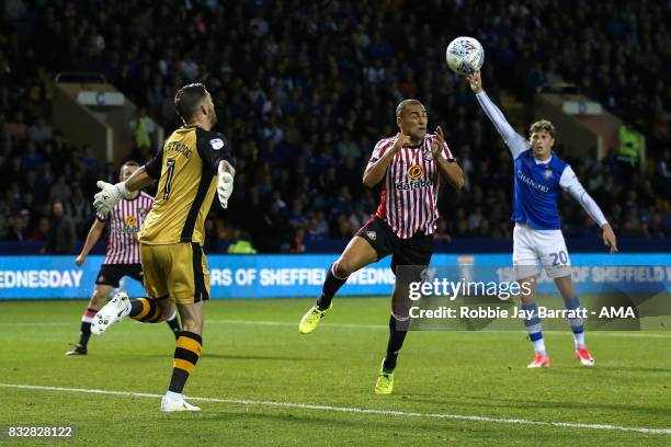 James Vaughan of Sunderland heads on goal during the Sky Bet Championship match between Sheffield Wednesday and Sunderland at Hillsborough on August...
