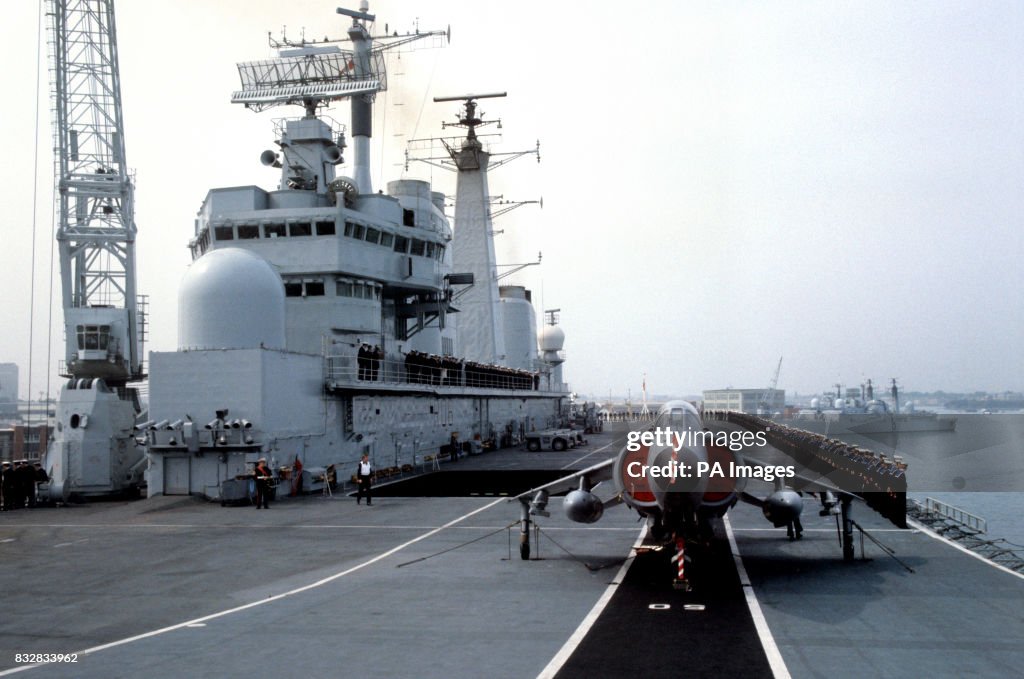 HMS Illustrious sails for Falklands