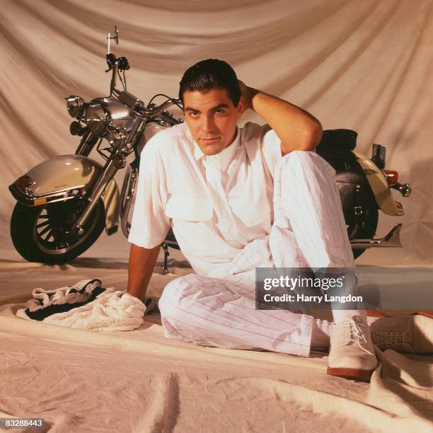 Actor, director and producer George Clooney poses for a portrait session on March 2, 1992 in Los Angeles, California.