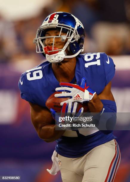 Travis Rudolph of the New York Giants in action during an NFL preseason game against the Pittsburgh Steelers at MetLife Stadium on August 11, 2017 in...