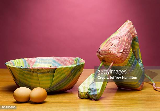 mixer and bowl wrapped in gift paper - wrapping paper imagens e fotografias de stock