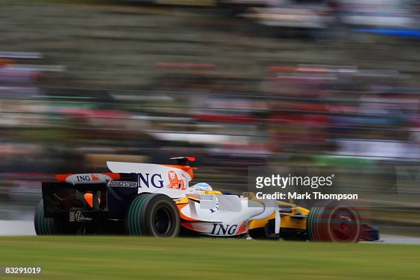 Fernando Alonso of Spain and Renault drives during the Japanese Formula One Grand Prix at the Fuji Speedway on October 12, 2008 in Shizuoka, Japan.