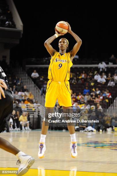 Lisa Leslie of the Los Angeles Sparks shoots a jump shot in Game One of the Wester n Conference Finals against the San Antonio Silver Stars during...