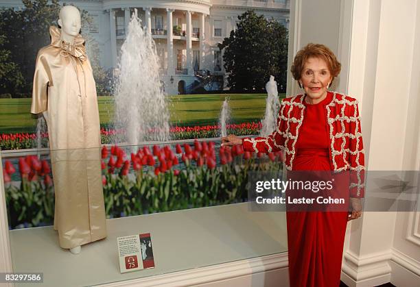 First Lady R 210 Nancy Reagan A First Lady Style Stock Photos, High-Res Pictures ...