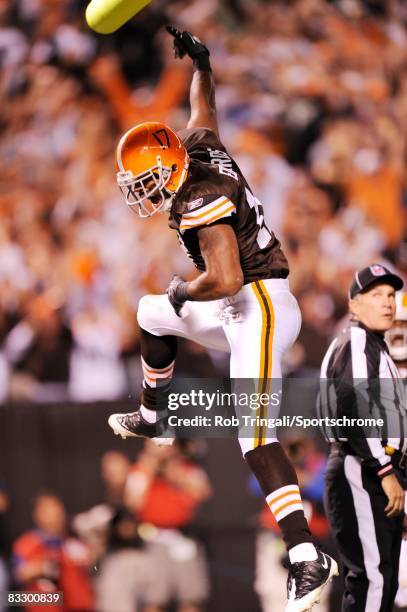 Braylon Edwards of the Cleveland Browns celebrates after scoring a touchdown against the New York Giants defends at Cleveland Stadium on October 13,...
