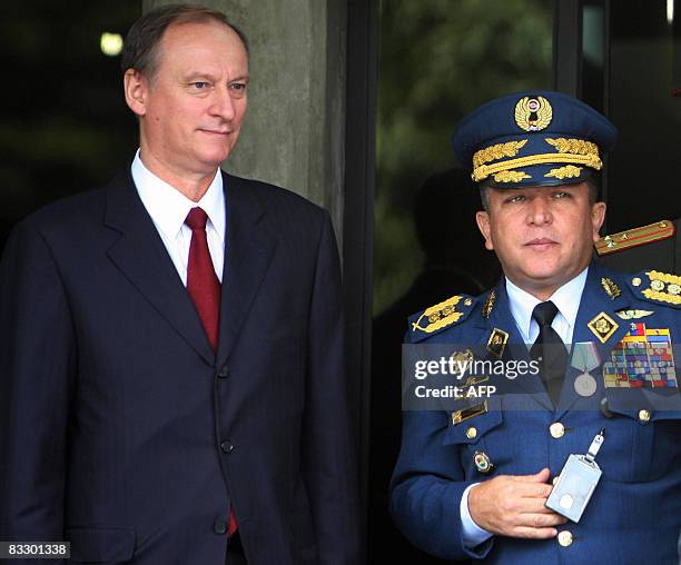 Армейские знаки в петлицах, на пуговицах, фуражках и флагах различных стран мира. ВВС. Часть 14 Армейские знаки в петлицах, на пуговицах, фуражках и флагах различных стран мира. ВВС. Часть 14 Авиация,Символизм,Армия,Униформа