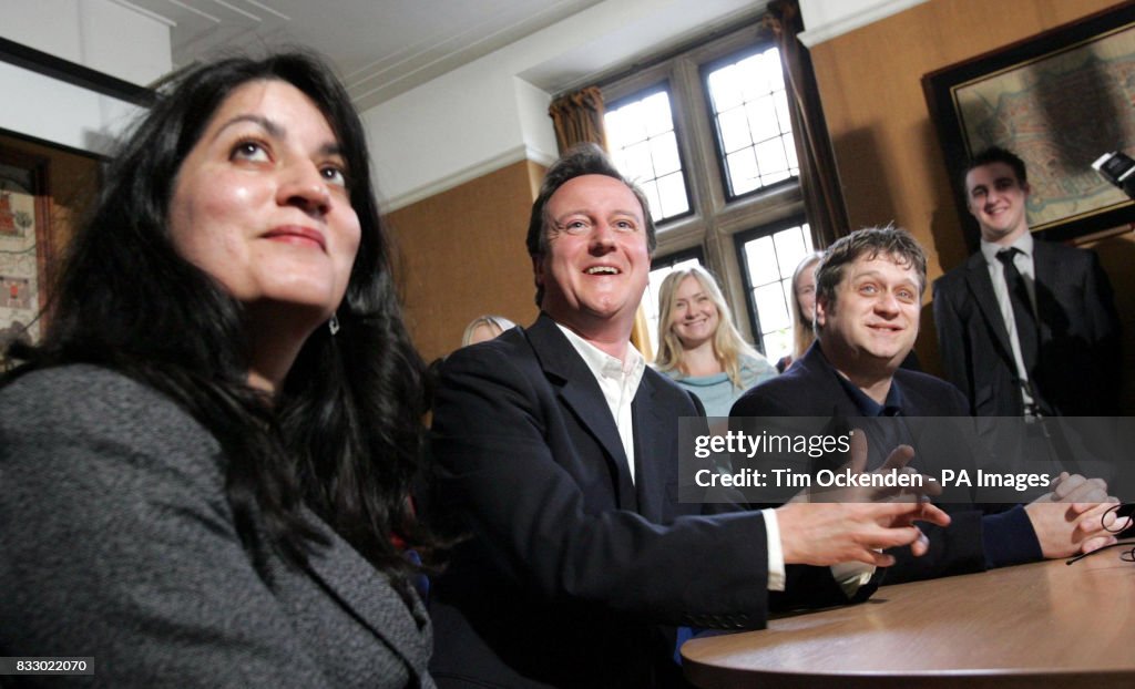 David Cameron visits Oxford