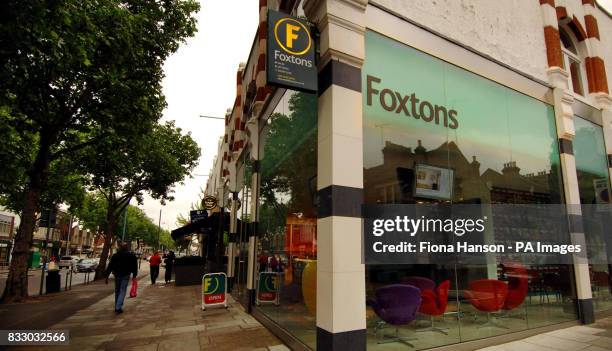 Fextons Foxtons Office Photos and Premium High Res Pictures - Getty Images