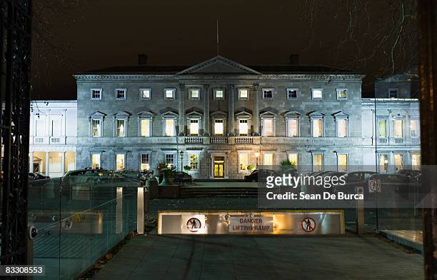 irish parliament building, dublin - ireland stockfoto's en -beelden