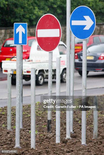 Ring Rroad Sign Road Signs Photos and Premium High Res Pictures - Getty Images