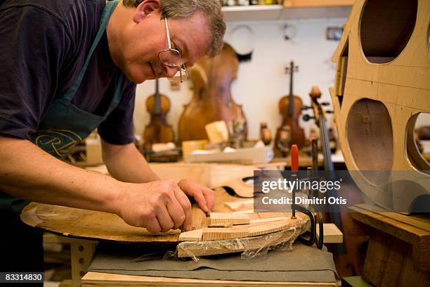 Chello14 15 Chello Musical Instruments Stock Photos, High-Res Pictures, and ...
