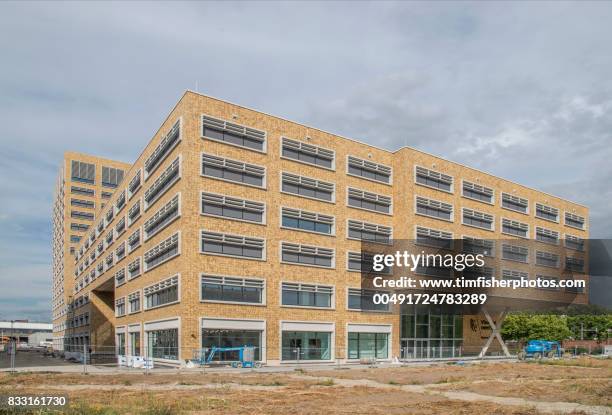 new vlaamse overheid gebouw, brussels - overheid fotografías e imágenes de stock