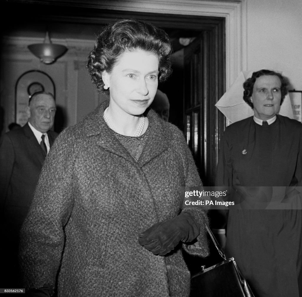 The Queen leaving the London Clinic