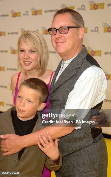 Vic Reeves and family arrive for the UK Premiere of The Simpsons Movie, at the Vue Cinema, The O2, Peninsula Square, London