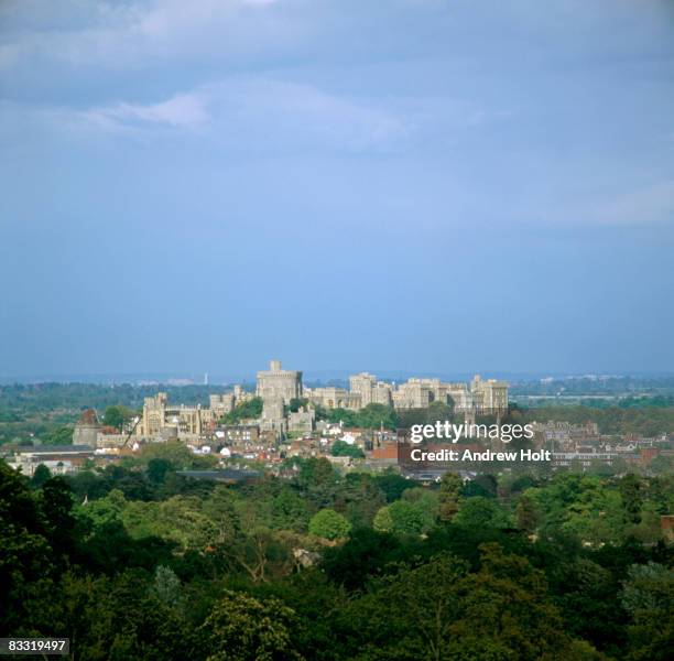 windsor castle building and windsor town - windsor windsor and maidenhead 個照片及圖片檔