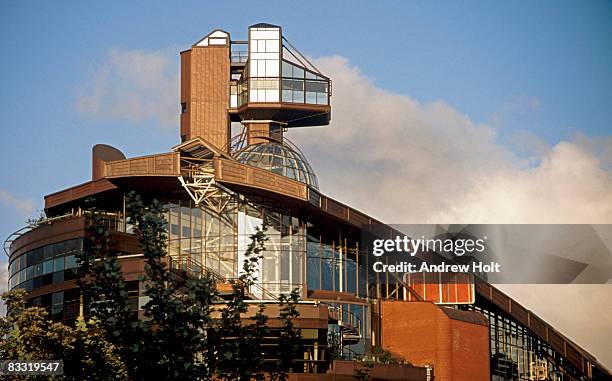 london ark modern commercial office building - ralph erskine stock pictures, royalty-free photos & images