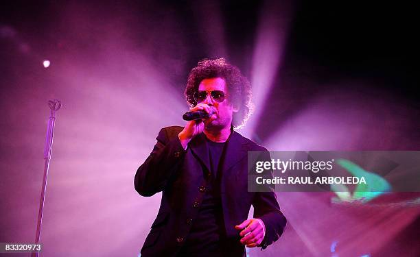 Argentine singer Andres Calamaro performs during his "Lengua Popular" tour in Medellin, Antioquia Department, Colombia on October 16, 2008. AFP...