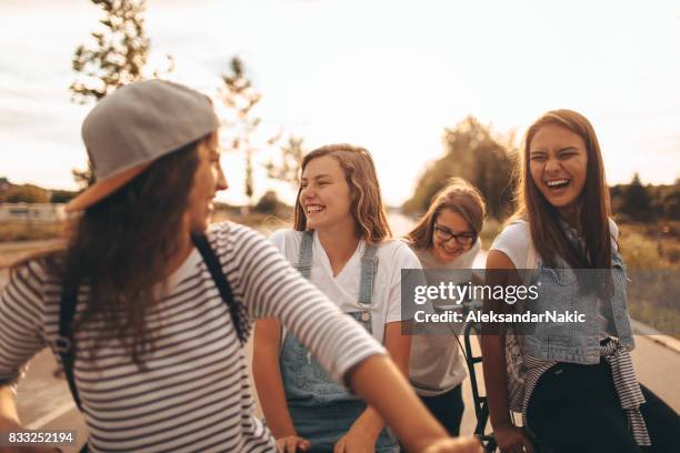 zomer vakantie dagen - season 14 stockfoto's en -beelden