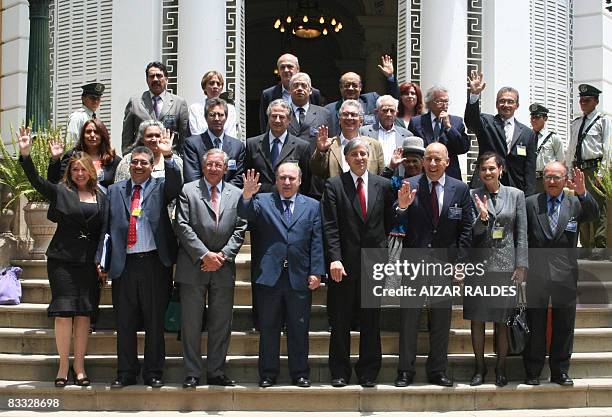 Bolivian Vice-president Alvaro Garcia Linera poses with South American lawmakers in Cochabamba, Bolivia, on October 17, 2008 after meeting to discuss...