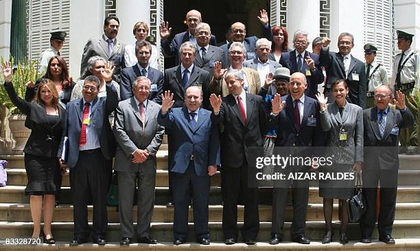 Bolivian Vice-president Alvaro Garcia Linera poses with South American lawmakers in Cochabamba, Bolivia, on October 17, 2008 after meeting to discuss...