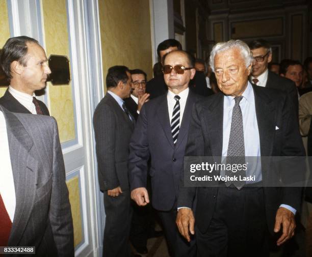 General Wojciech Jaruzelski meets Giovanni 'Gianni' Agnelli, President of the Italian Fiat Group at the Grand Hotel in Rome, Italy, January 1987.