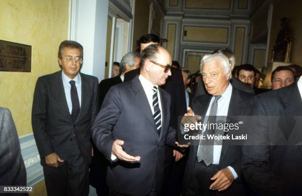 General Wojciech Jaruzelski meets Giovanni 'Gianni' Agnelli, President of the Italian Fiat Group at the Grand Hotel in Rome, Italy, January 1987.