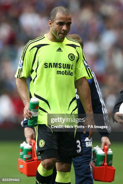 Chelsea's Alex leaves the pitch after the final whistle