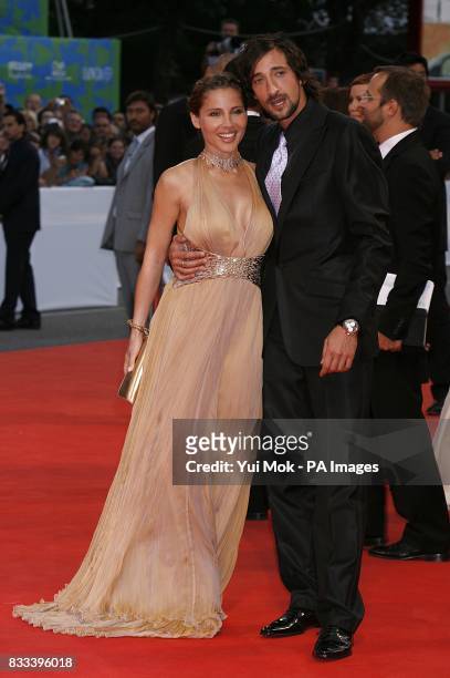 Adrien Brody and his girlfriend Elsa Pataky arrive for the premiere of the film 'The Darjeeling Limited', at the Venice Film Festival in Italy