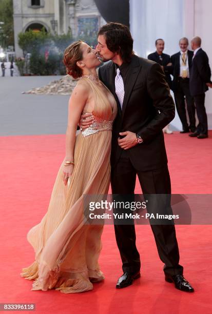 Adrien Brody and his girlfriend Elsa Pataky arrive for the premiere of the film 'The Darjeeling Limited', at the Venice Film Festival in Italy