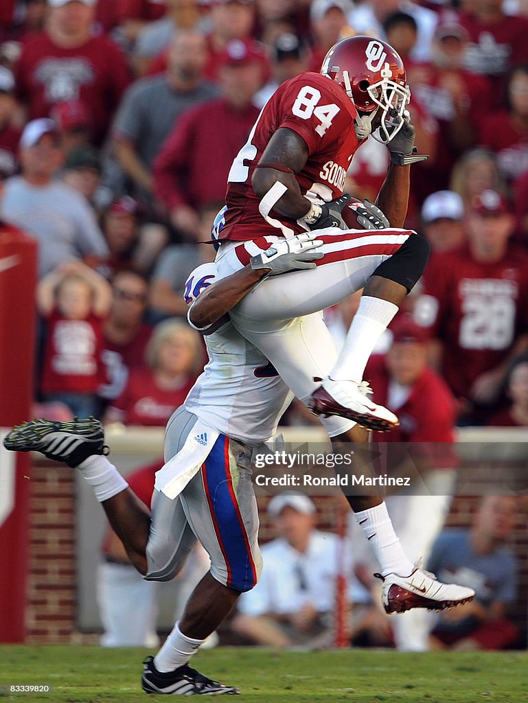 Kansas Jayhawks v Oklahoma Sooners