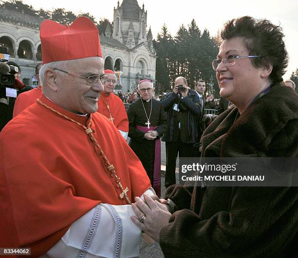 French Congregation Congregation Greeting Photos and Premium High Res Pictures - Getty Images
