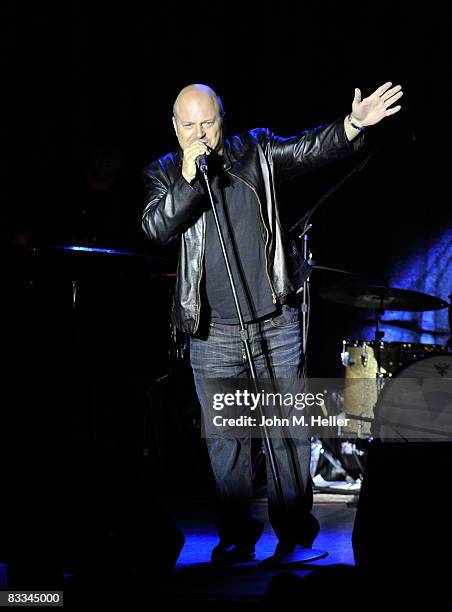 Michael Chiklis performs at the 4th Annual "inCONCERT" Benefit for Project Angel Food on October 18, 2008 at the Howard Fine Theater in Hollywood,...