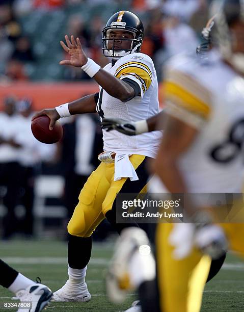 Leftwich 36 Paul Leftwich Photos & High Res Pictures - Getty Images