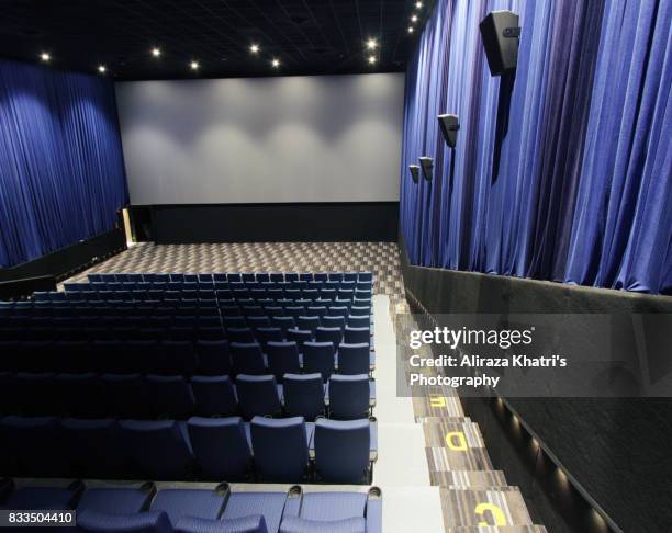 empty screening theater - film screening stock pictures, royalty-free photos & images