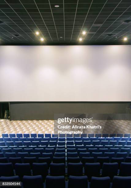 empty screening theater - film screening stock pictures, royalty-free photos & images