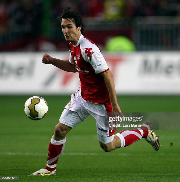 Srdjan Lakic of Kaiserslautern runs with the ball during the Second Bundesliga match between 1. FC Kaiserslautern and Rot-Weiss Ahlen at the...