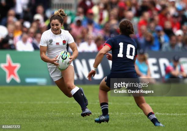 Amy Wilson Hardy of England takes on Kimber Rozier of USA during the Women's Rugby World Cup Pool B match between England and USA at Billings Park...