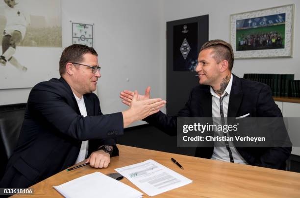 Raul Bobadilla signs a new contract for Borussia Moenchengladbach at Borussia-Park on August 17, 2017 in Moenchengladbach, Germany.