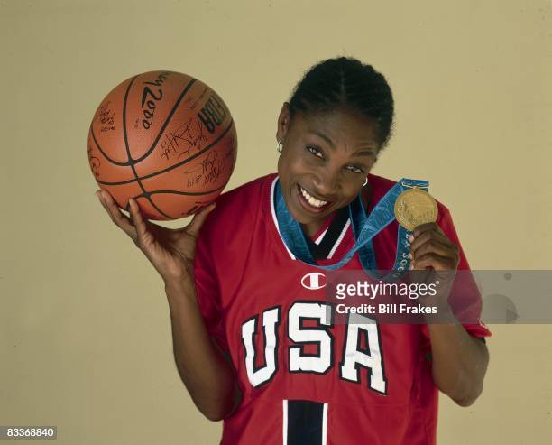 Summer Olympics: Portrait of USA Teresa Edwards with gold medal. Sydney, Australia 10/1/2000 CREDIT: Bill Frakes