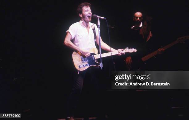 Springsteen 1985 Bruce Springsteen The E Street Band In Concert Los Angeles Ca Photos ...