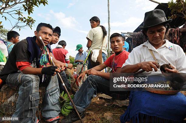 Colombian indigenous marching to Cali as a protest to demand the restitution of lands and the respect of their autonomy, prepare food on October 22,...