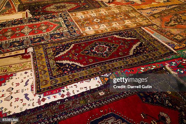 turkish carpet for sale - premiere of waiting for forever red carpet stockfoto's en -beelden