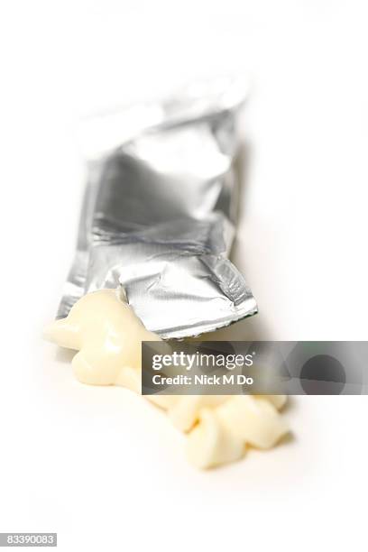 mayonnaise on white background - sachet stockfoto's en -beelden