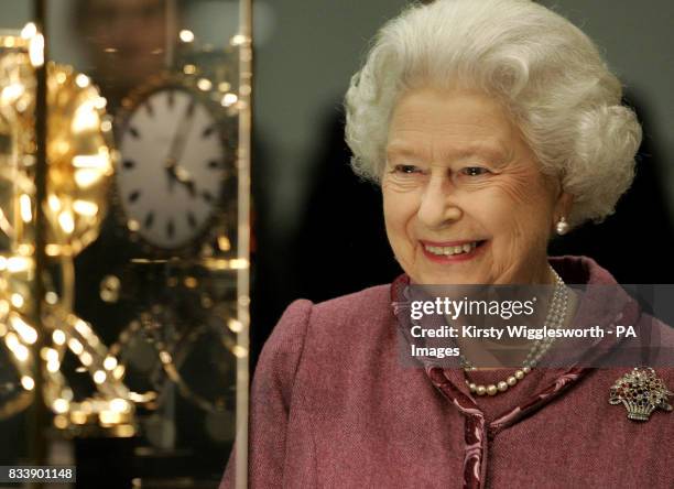 Queen First Using Clock Elizabeth Clock Photos and Premium High Res Pictures - Getty Images