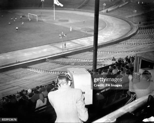 159 Football Commentary Box Stock Photos, High-Res Pictures, and Images ...