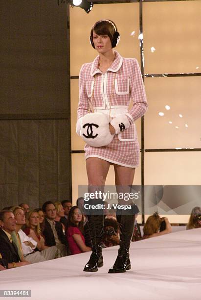 249 Chanel Fall Winter 2001 Ready To Wear Collection Fashion Show Photos and Premium High Res Pictures - Getty Images 249 Chanel Fall Winter 2001 Ready To Wear Collection Fashion Show Photos and Premium High Res Pictures - Getty Images