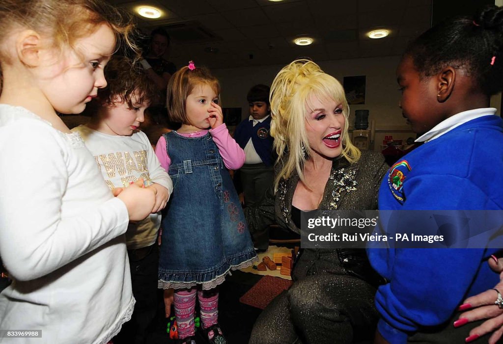 Dolly Parton launches literacy scheme - Rotherham