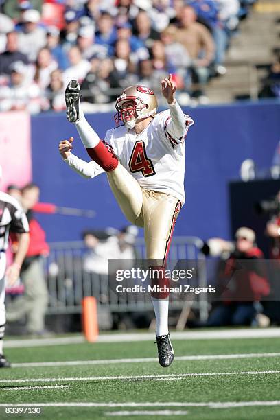 Punter Andy Lee of the San Francisco 49ers punts during the NFL game against the New York Giants on October 19, 2008 at Giants Stadium in East...