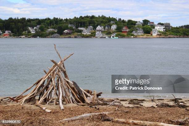 view of bay point from popham beach, maine - popham beach stock pictures, royalty-free photos & images
